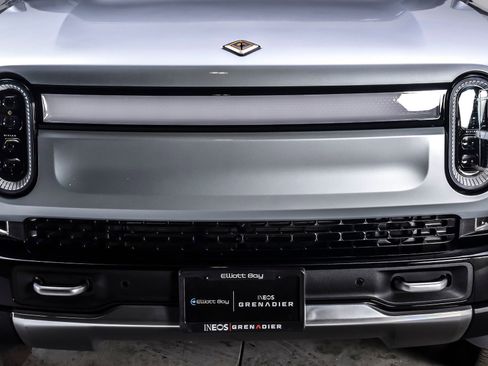 Used 2024 Rivian R1S Adventure AWD/4WD image 9