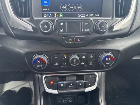 Used 2022 GMC Terrain SLT w/ Tech Package image 23