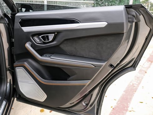 Used 2020 Lamborghini Urus image 48