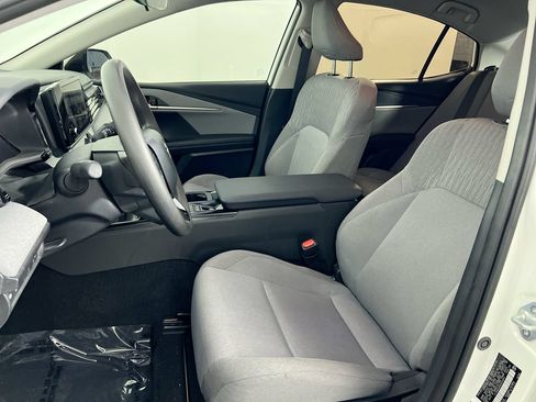 Used 2025 Toyota Camry LE FWD image 8