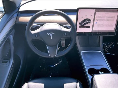 Used 2023 Tesla Model Y Long Range image 6