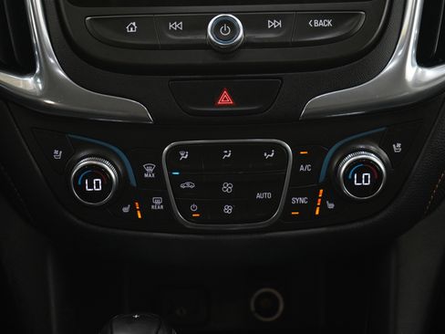 Used 2018 Chevrolet Equinox Premier image 19