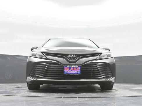 Used 2019 Toyota Camry LE image 33