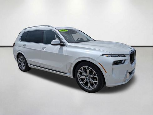 Used 2025 BMW X7 xDrive40i AWD/4WD image 1
