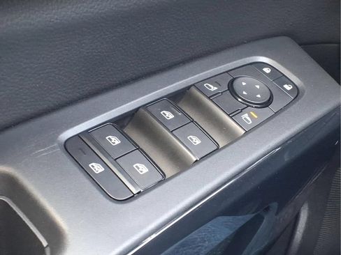 Used 2024 Nissan Pathfinder SV FWD image 26