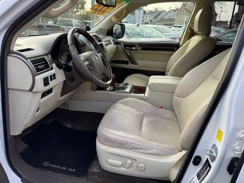 Used 2011 Lexus GX 460 image 9