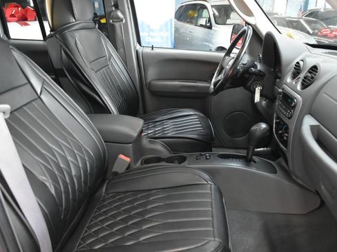 Used 2006 Jeep Liberty Sport AWD/4WD image 28