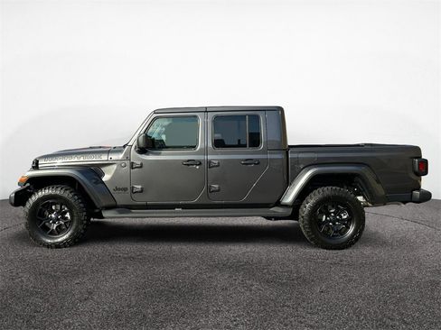 New 2025 Jeep Gladiator Sport image 2