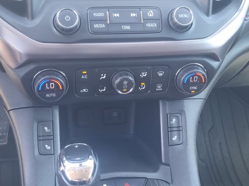 Used 2019 GMC Acadia SLT AWD/4WD image 19