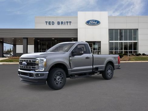 Used 2025 Ford F350 XLT AWD/4WD image 2