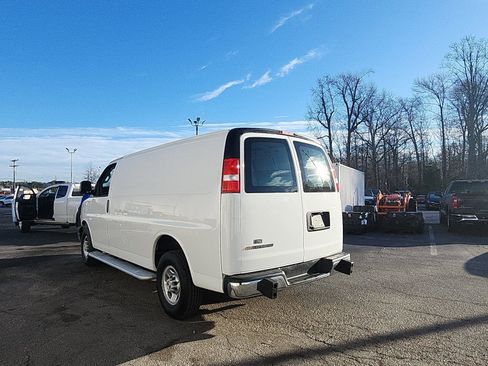 Used 2024 Chevrolet Express 2500 w/ Driver Convenience Package image 3