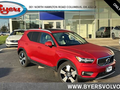 Used 2019 Volvo XC40 T5 Momentum AWD/4WD image 1