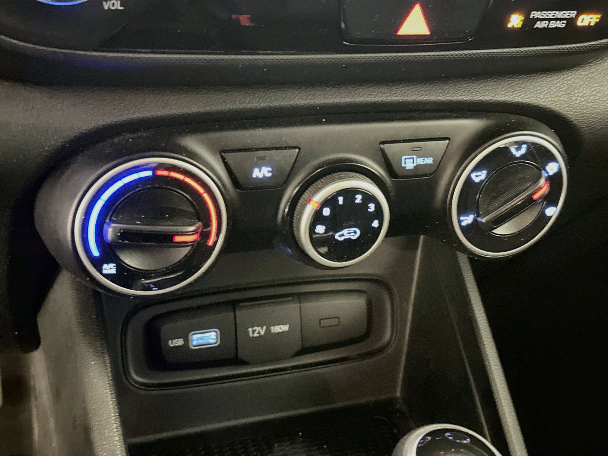 Used 2022 Hyundai Venue SE FWD image 23