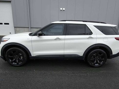 Used 2022 Ford Explorer ST-Line w/ Class IV Trailer Tow Package image 5