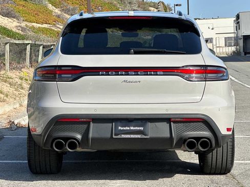 Certified 2025 Porsche Macan image 8