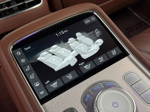 Used 2024 Genesis G90 3.5T image 41