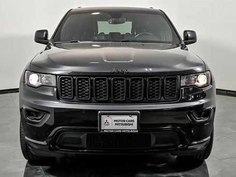 Used 2019 Jeep Grand Cherokee Altitude AWD/4WD image 4