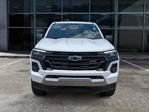 Used 2025 Chevrolet Colorado Z71 AWD/4WD image 3