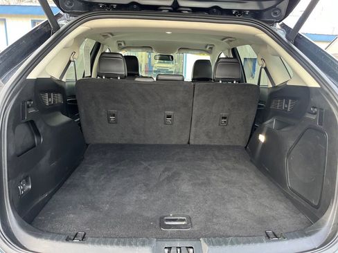 Used 2024 Ford Edge Titanium image 36