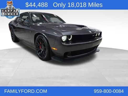 Used 2016 Dodge Challenger SRT Hellcat image 1