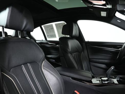 Used 2018 BMW M550i xDrive image 35