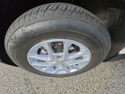 Used 2023 Chevrolet Equinox LT AWD/4WD image 28