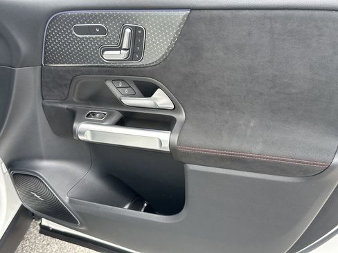 Certified 2025 Mercedes-Benz GLB 250 image 15