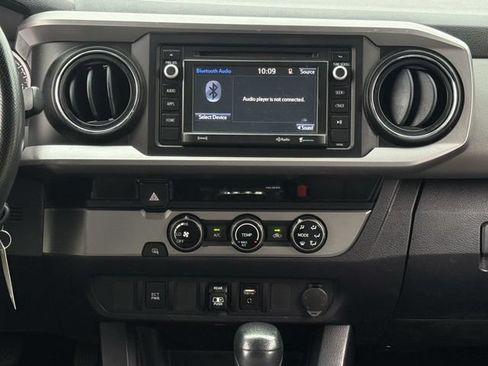 Used 2018 Toyota Tacoma SR5 RWD image 18