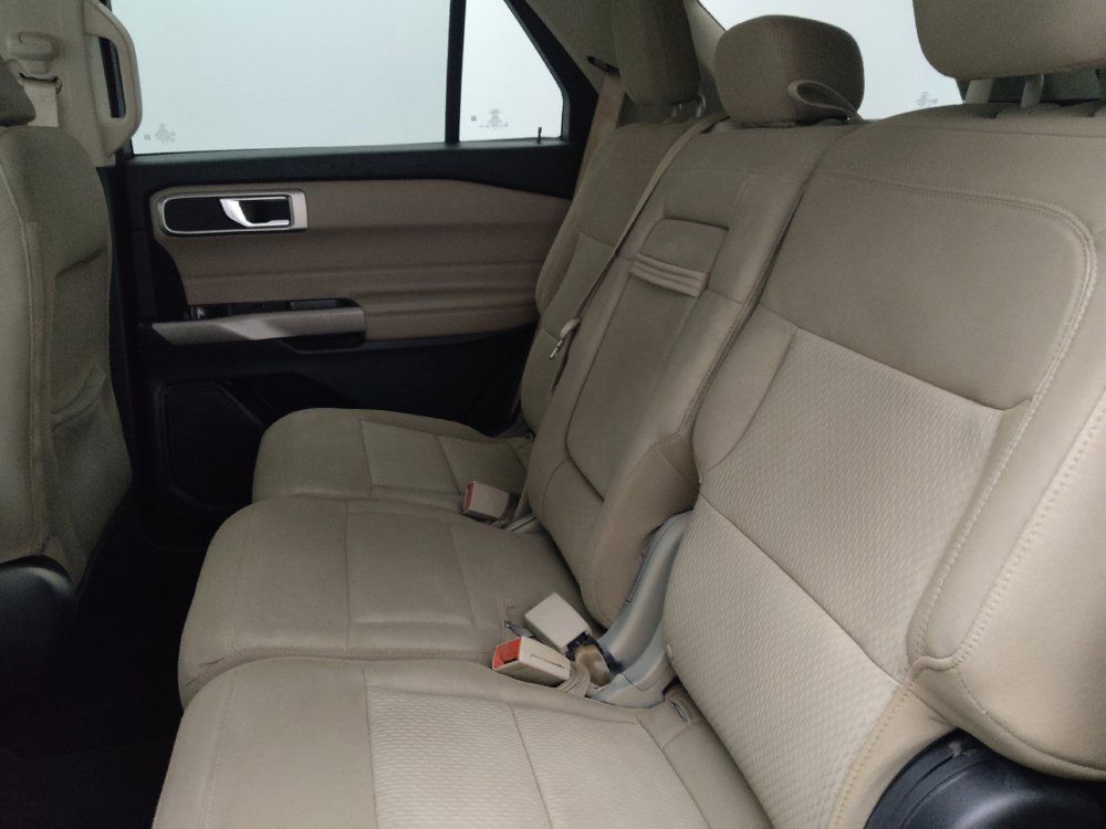 Used 2024 Ford Explorer XLT RWD image 18
