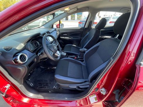 Used 2025 Nissan Versa SV image 27