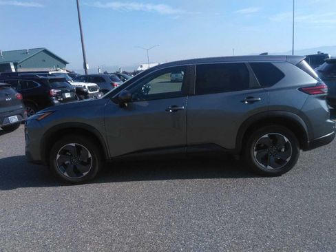 Used 2025 Nissan Rogue SV FWD image 5