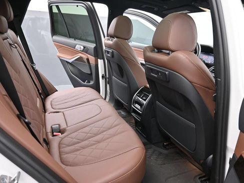 Used 2023 BMW X5 xDrive40i w/ Premium Package AWD/4WD image 18