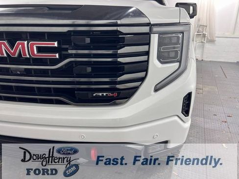 Used 2023 GMC Sierra 1500 AT4 w/ Technology Package image 11