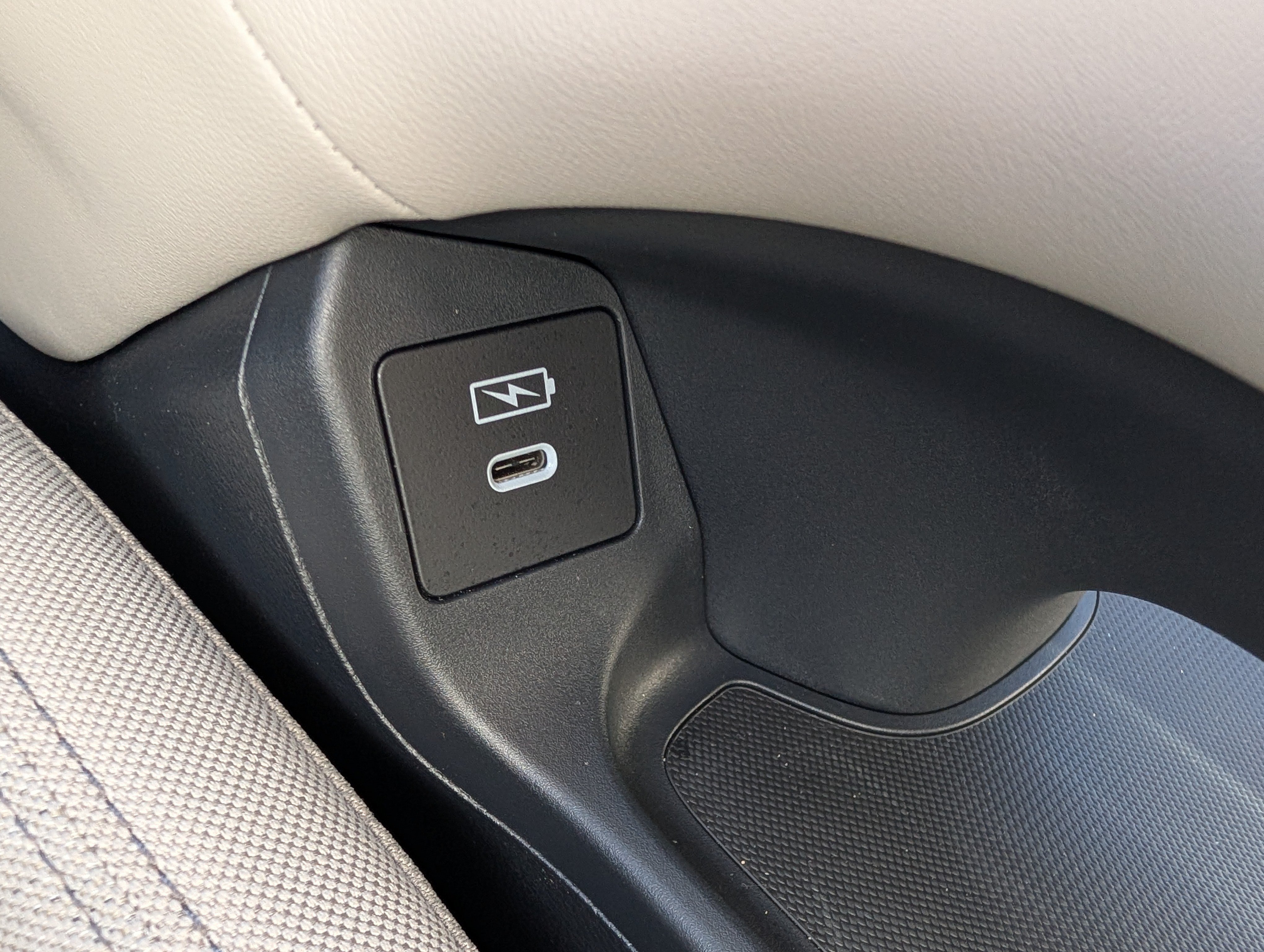 Used 2025 Honda HR-V LX image 32