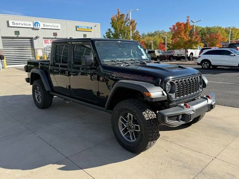 New 2025 Jeep Gladiator Mojave w/ Convenience Group image 6