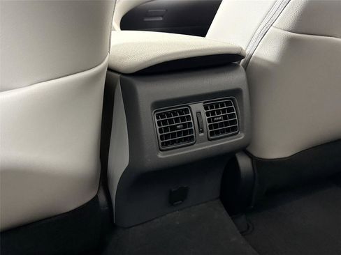 Certified 2022 Toyota Camry XLE image 33