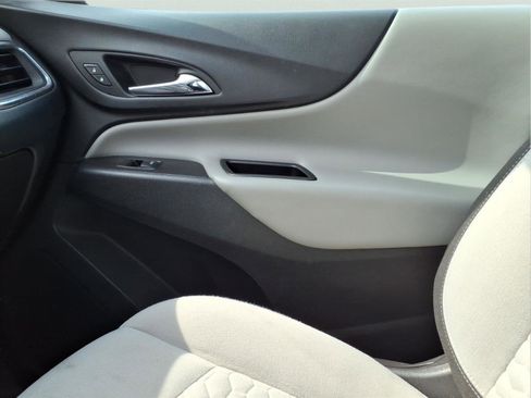 Used 2018 Chevrolet Equinox LT FWD image 24