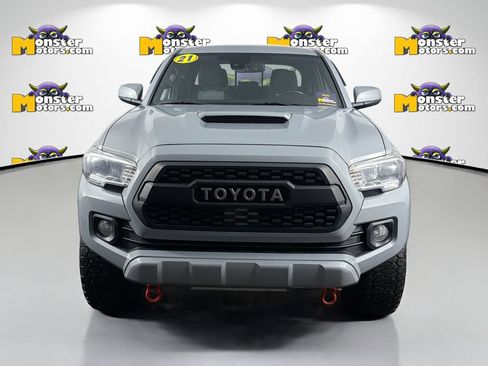 Used 2021 Toyota Tacoma TRD Sport AWD/4WD image 2