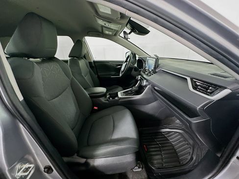 Used 2020 Toyota RAV4 XLE FWD image 29