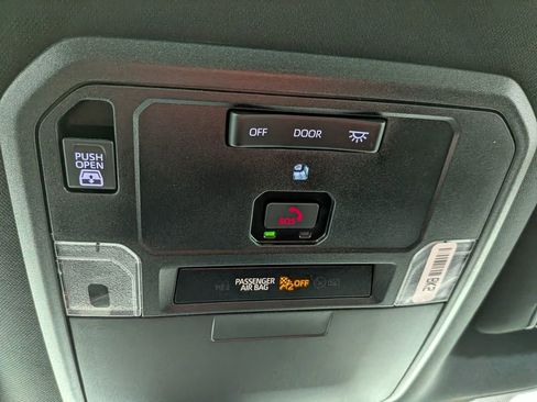 Used 2025 Toyota Tundra Limited image 32