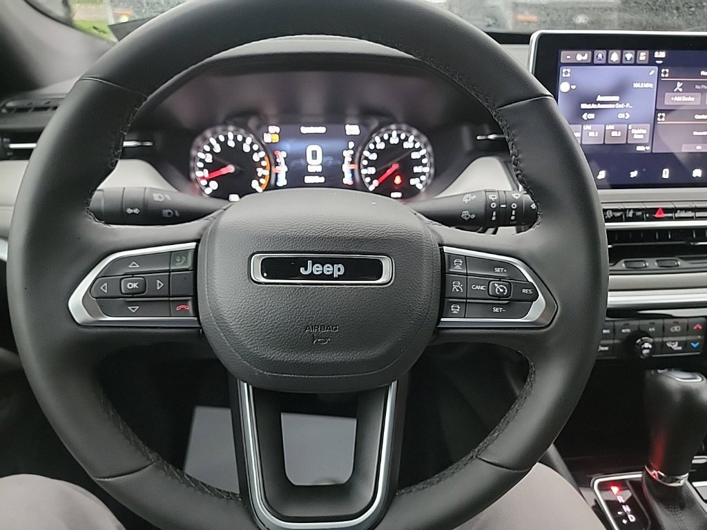 Used 2026 Jeep Compass Limited AWD/4WD image 18