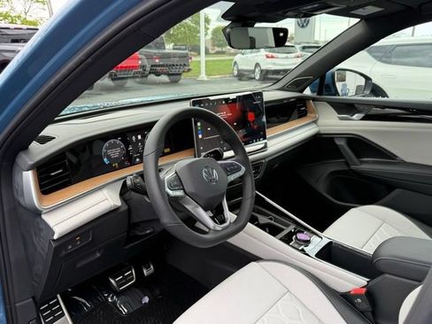 New 2026 Volkswagen Tiguan SEL R-Line AWD/4WD image 20