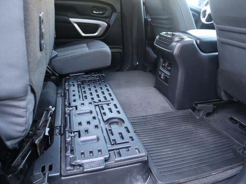 Used 2021 Nissan Titan SV w/ SV Convenience Package image 51