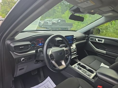 Used 2022 Ford Explorer XLT w/ Class IV Trailer Tow Package AWD/4WD image 12