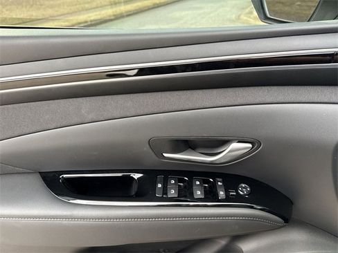 Used 2024 Hyundai Tucson Limited image 15