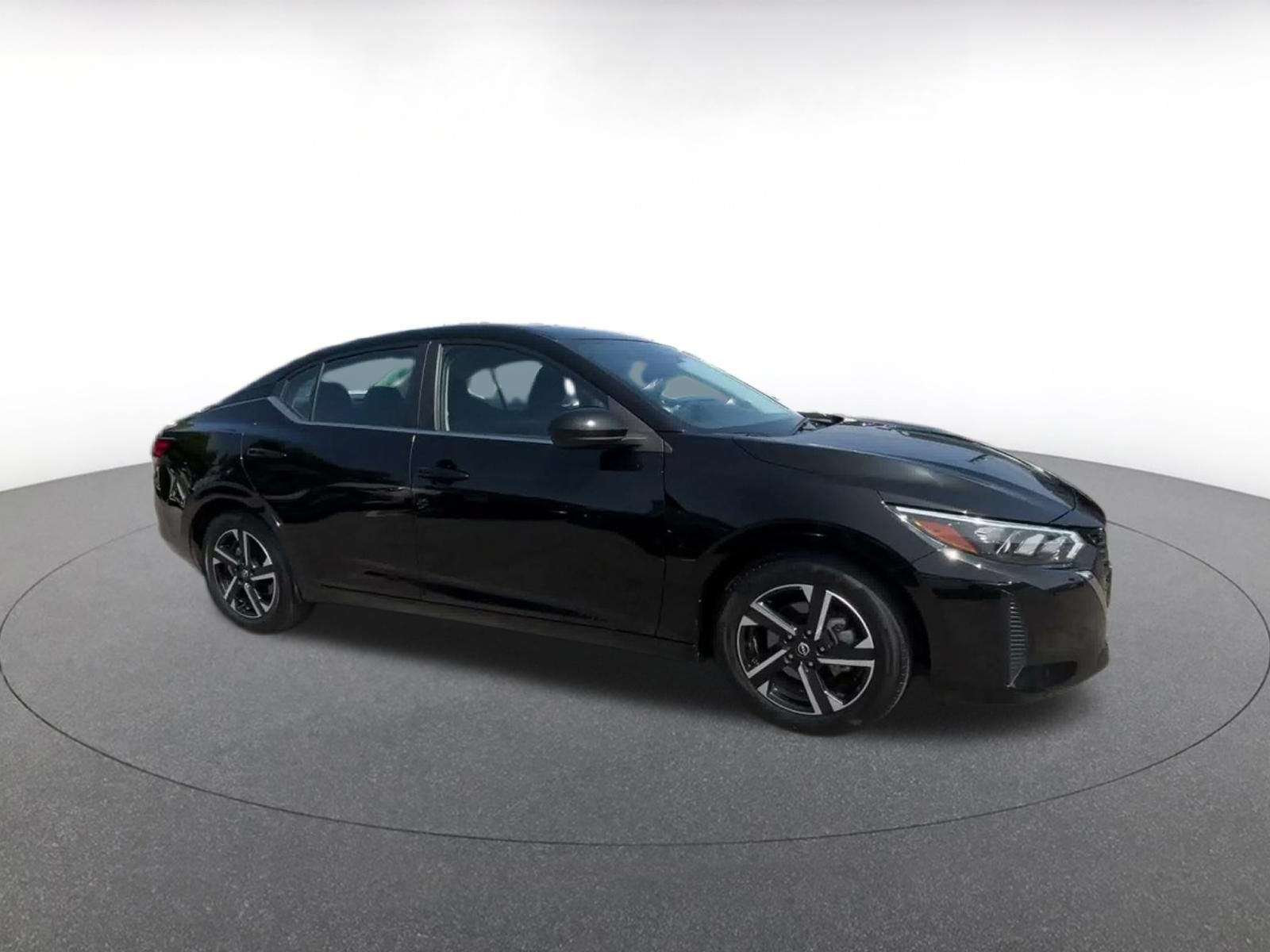 Used 2025 Nissan Sentra SV FWD image 2