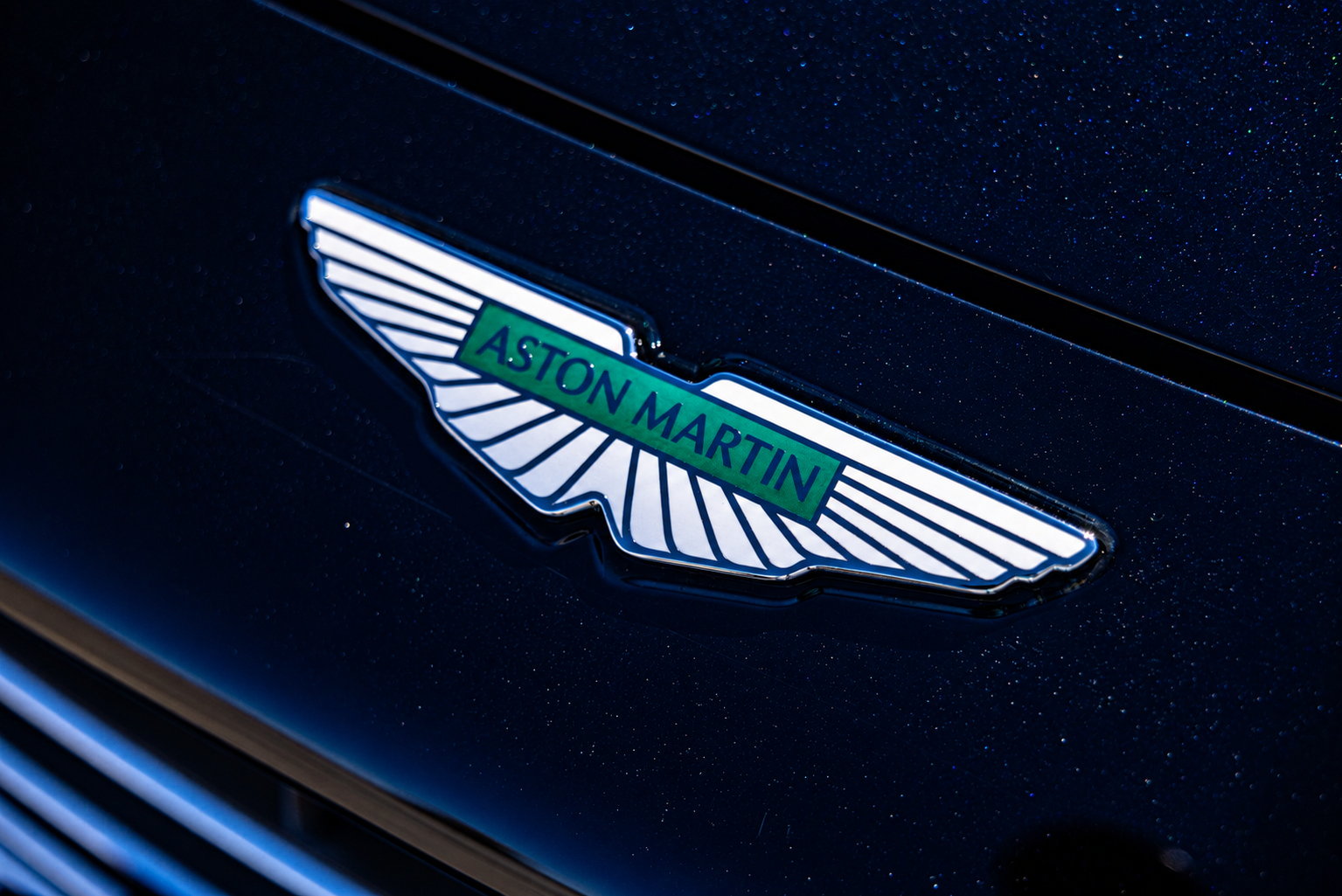 Used 2024 Aston Martin DB12 Convertible RWD image 40
