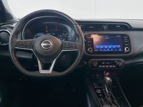 Used 2023 Nissan Kicks SR image 17