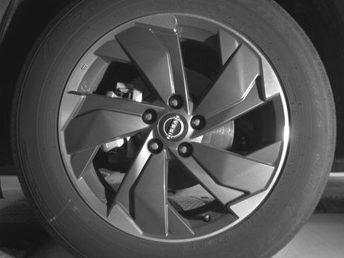 Used 2025 Nissan Rogue SV image 12