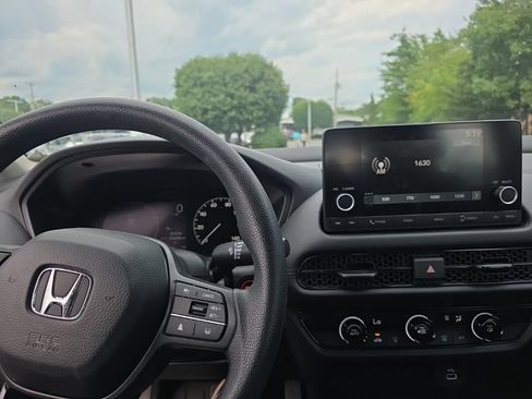 Used 2023 Honda HR-V LX image 20
